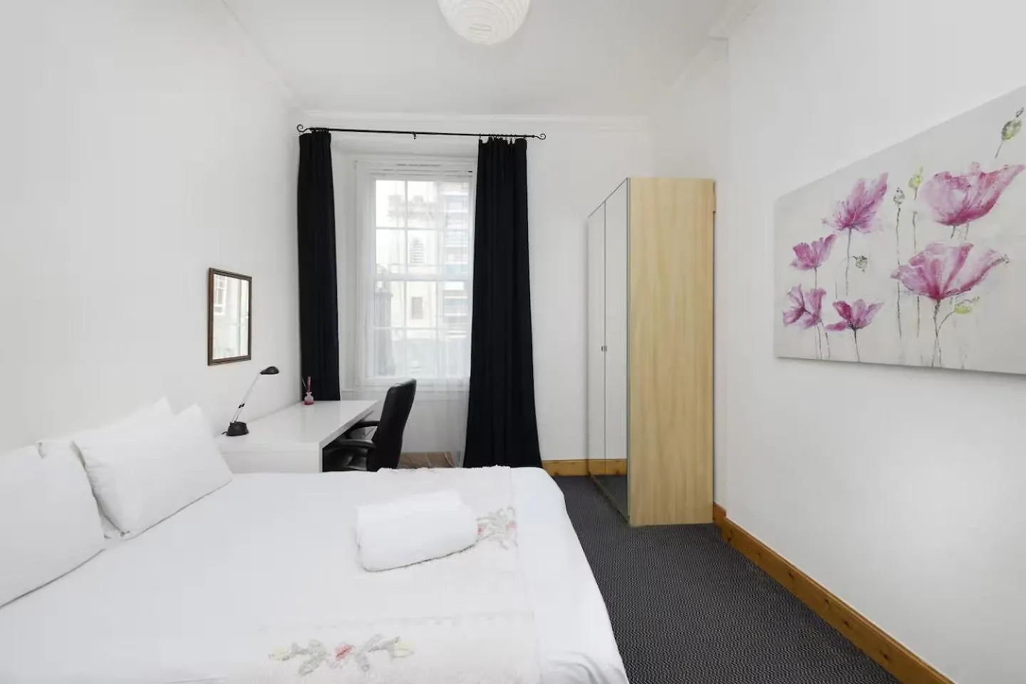 Joivy 3 Bed Flat In Old Town, Close To Grassmarket Edinburgh United Kingdom