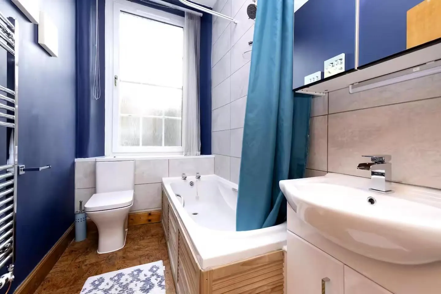 Joivy 3 Bed Flat In Old Town, Close To Grassmarket Edinburgh Apartment